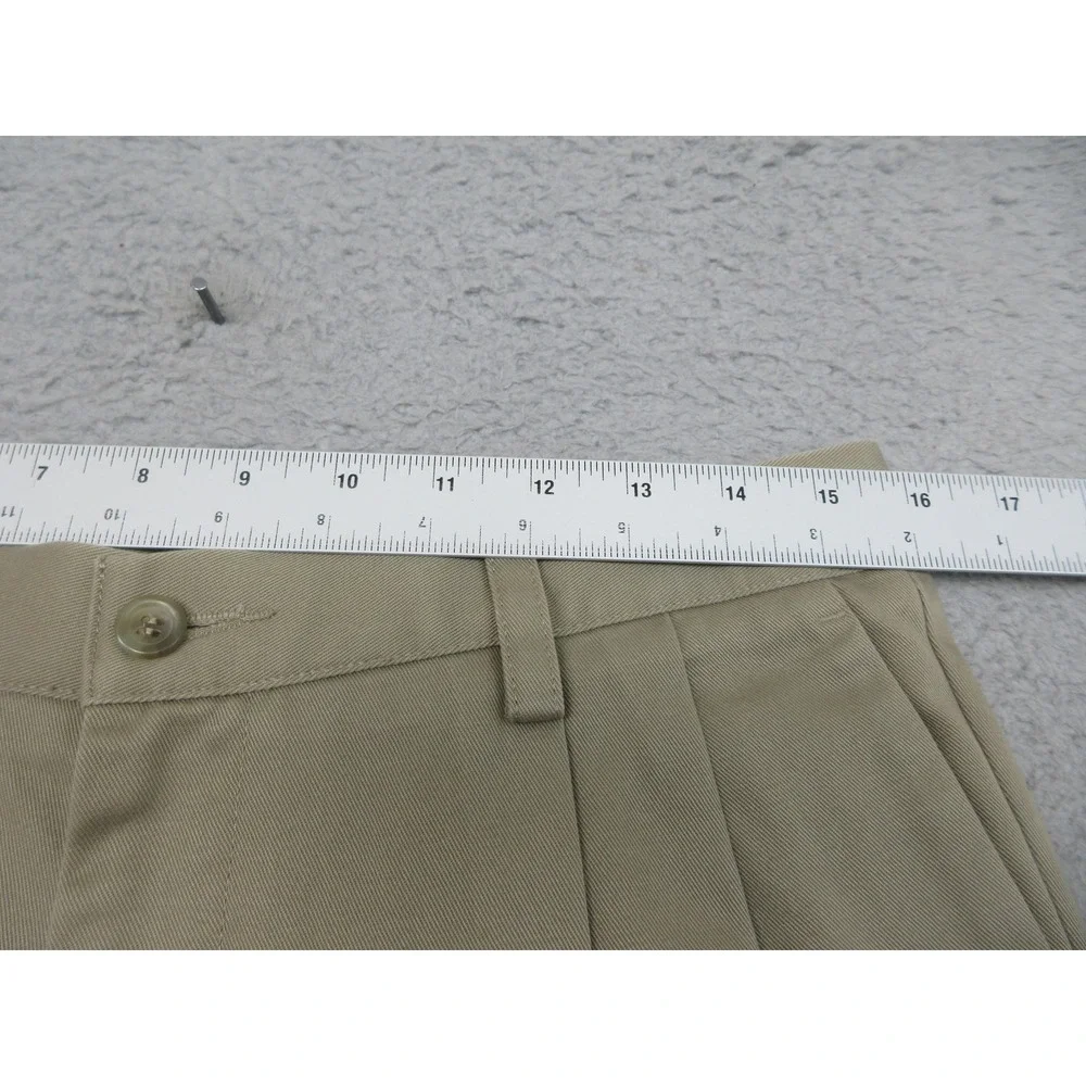 Dockers Pleated Khaki Chino Pants Mens 32x32 Beige Classic Fit Cotton Casual